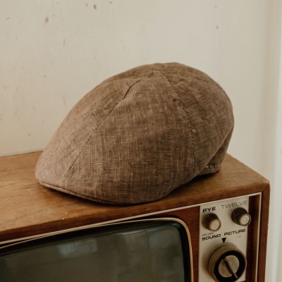 Gubbkeps / Flat cap - Gårda Tallone Linen Flat Cap (brun)
