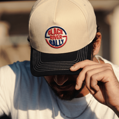 Keps - Black River Rally Cotton Snapback (creme/svart)
