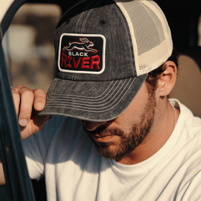 Keps - Black River Hare Washed Trucker (svart/creme)