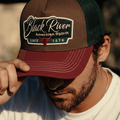 Keps - Black River Outlaw Trucker (brun/grön/röd)