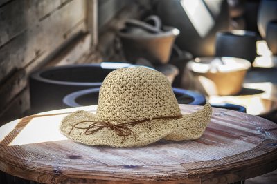 Hattar - Gårda Stråhatt (natur)