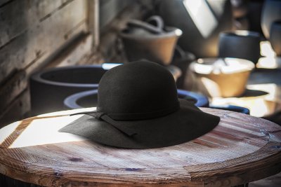 Hattar - Gårda Lessola Floppy Wool Hat (svart)